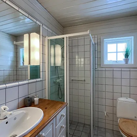 4 Bedroom In *
