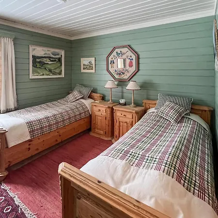 4 Bedroom In *